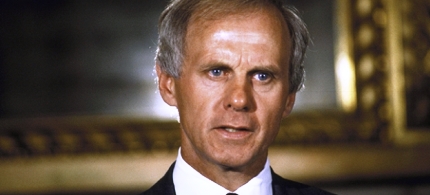 Former US Sen. Gordon Humphrey of New Hampshire at a press conference in 1986. (photo: unknown)