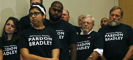 Supporters of Bradley Manning listen as David Coombs holds a press conference following the sentence of 35 years. (photo: Scott Galindez/RSN)