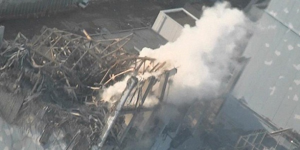 Fukushima releases mysterious steam plume