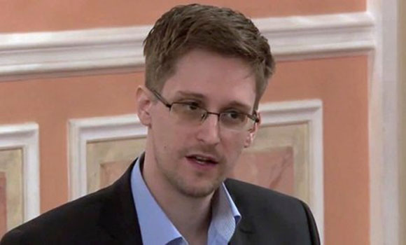 Germany 'should offer Edward Snowden asylum after NSA revelations'