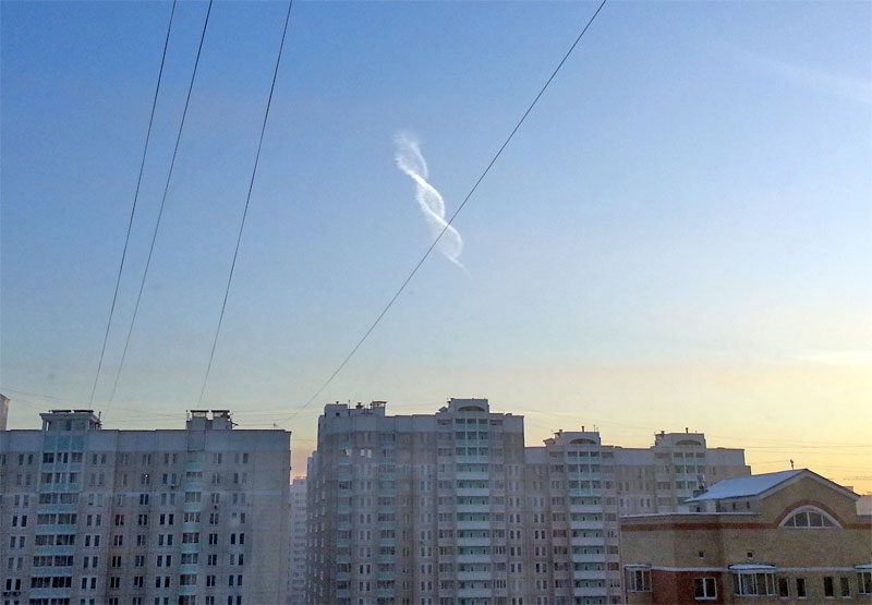 Incredible “Double Helix DNA Cloud” Appears In the Moscow Sky